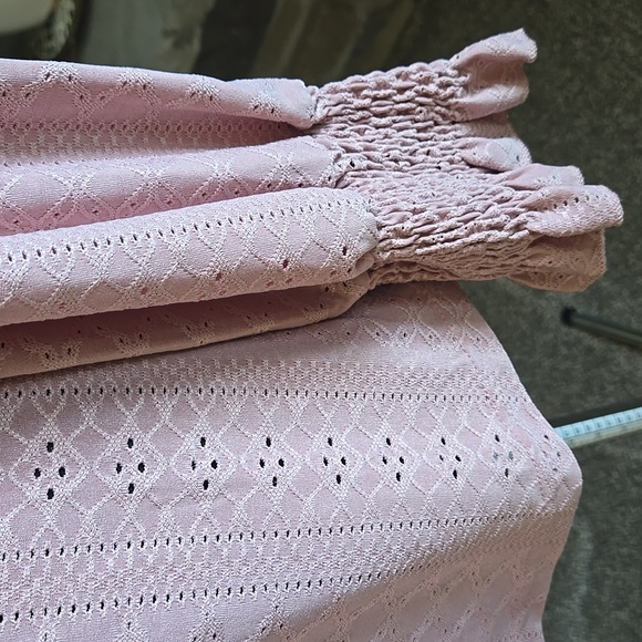 Like New! Women's Xl Long Sleeved Blouse - Picture 3 of 4